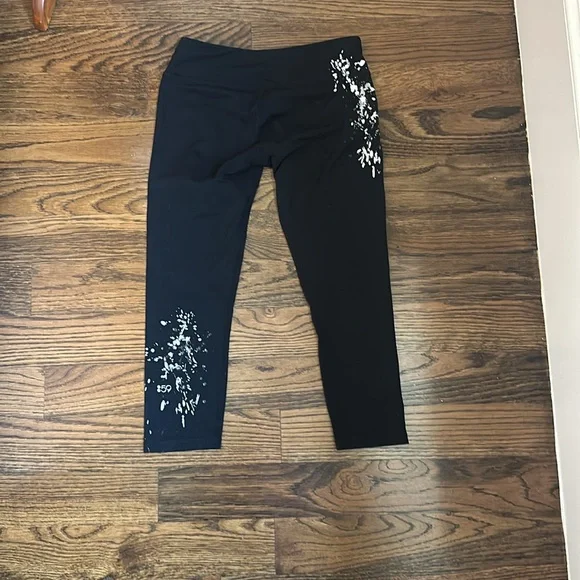 Adorable Splits59 Splatter Paint Cropped Legging - Picture 6 of 6
